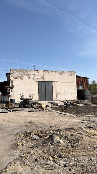 Продам здание под снос(на разбор)