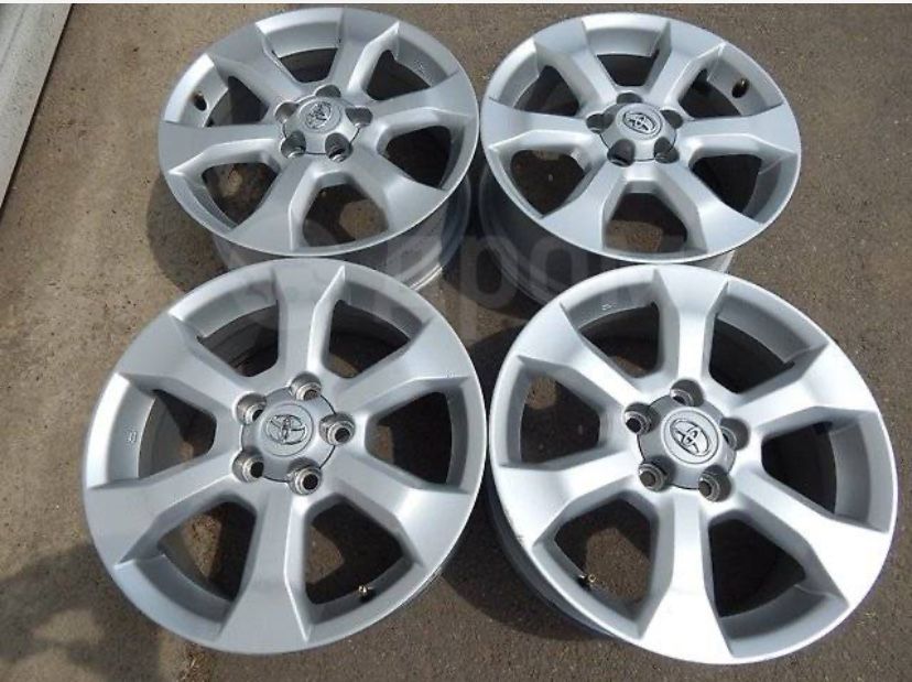 Продам комплект дисков Тойота Рав4