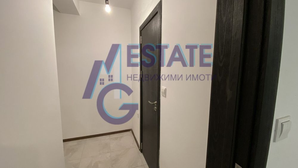 Двустаен апартамент със собствен двор 30 кв.м. в затворен комплекс