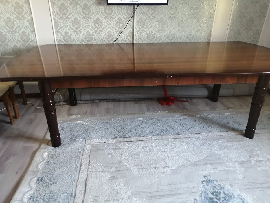 Деревянный стол, качественный