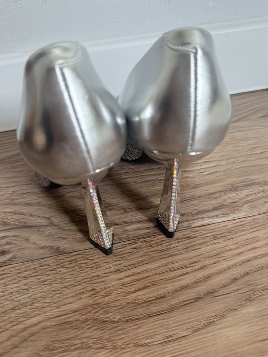 Продам новые туфли