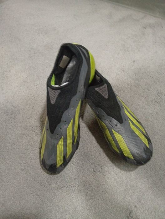 Adidas butsi X 43 razmer