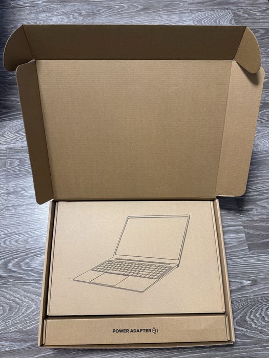 Чисто нов лаптоп с тъчскрийн дисплей – модерен, тънък и бърз!