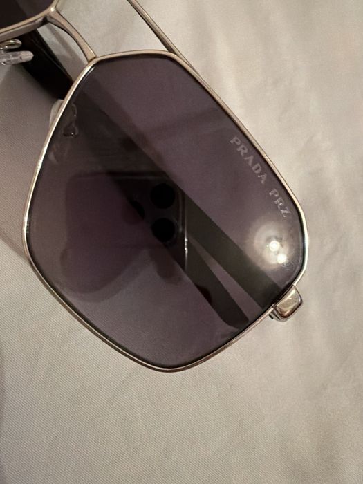 Очки prada солнцезащитные