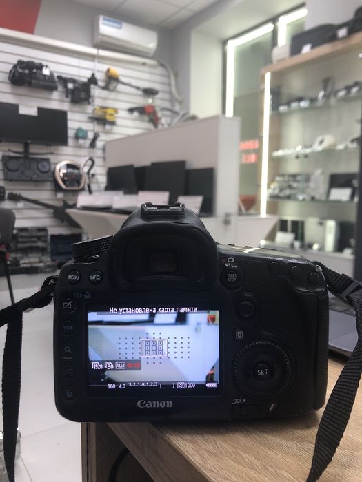 Canon EOS 5D Mark 3 (p25)