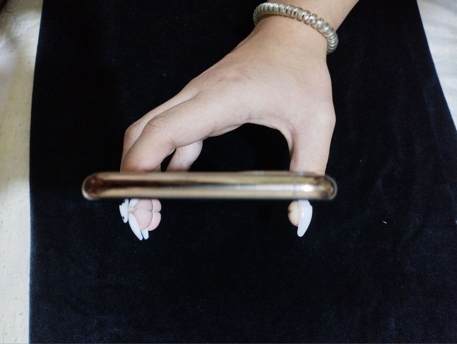 Срочно продам iPhone 11pro max 256/77%,цвет gold!