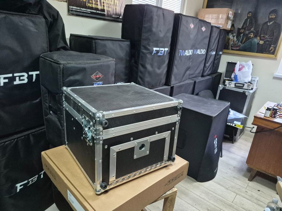 Allen heath CQ18 с калъф и един микрофон hed