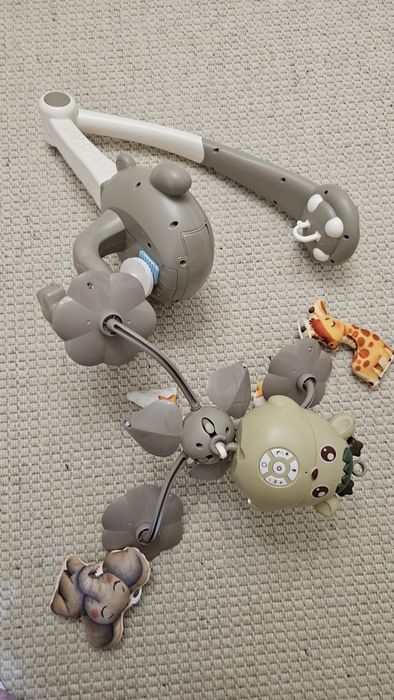 Carusel muzical pentru copii