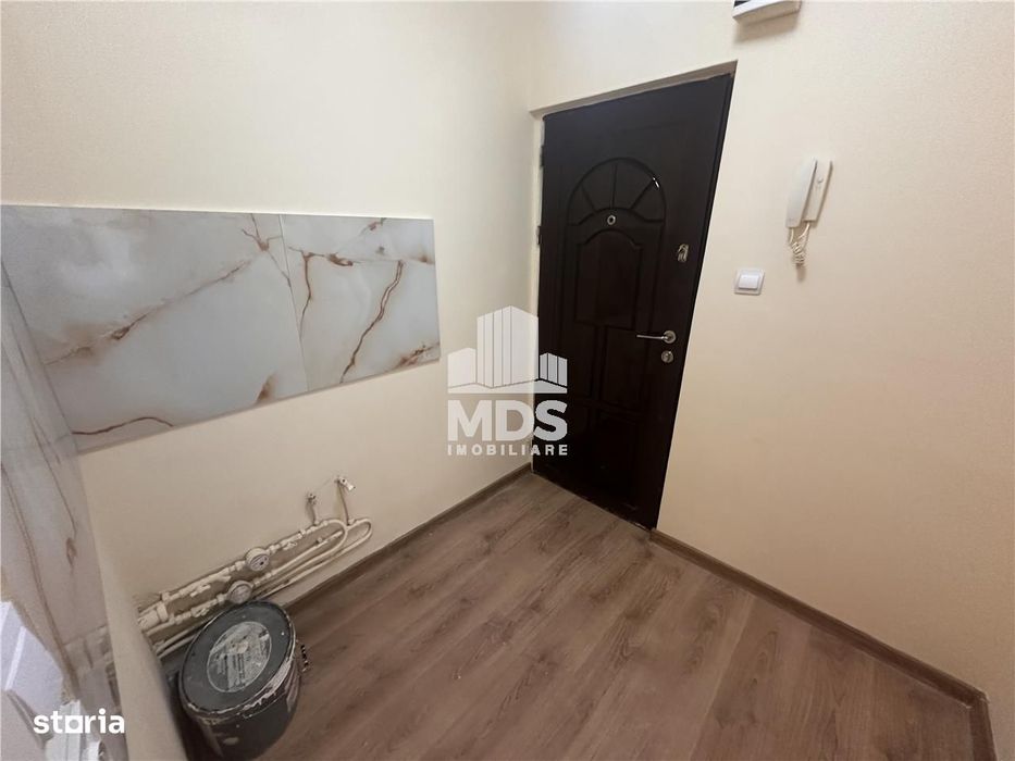 Garsoniera prospat renovata la parter in zona Soarelui — fotografia 1