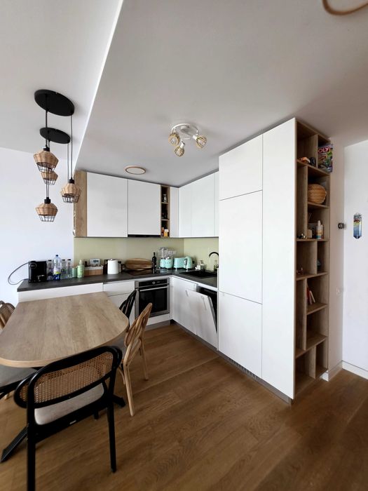 Vanzare apartament 2 camere in Olimp, bloc Vogh, aproape de plaja