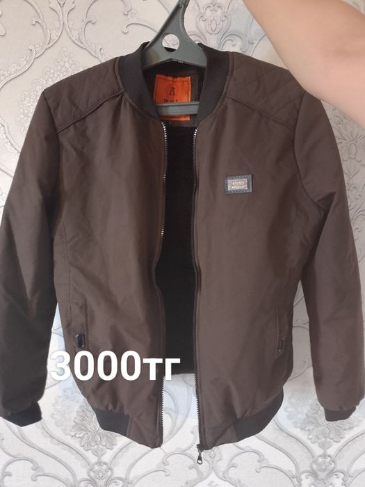 Продаю зимний куртки