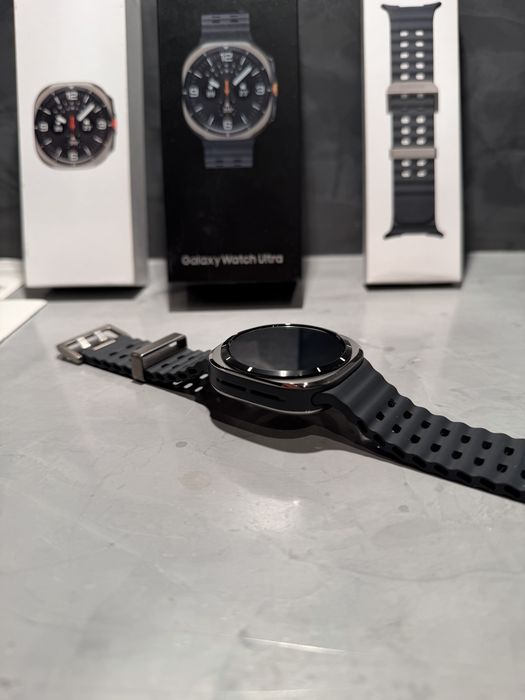 КАТО ЧИСТО НОВ Samsung Galaxy Watch Ultra LTE Titanium Silver