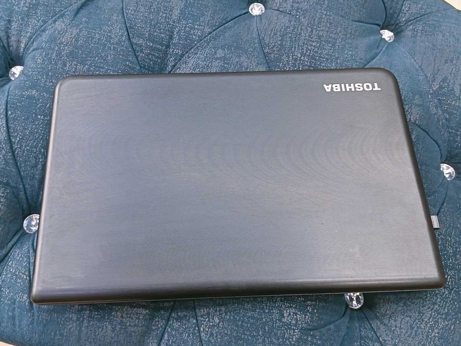 Noutbuk Toshiba 4 yaderli