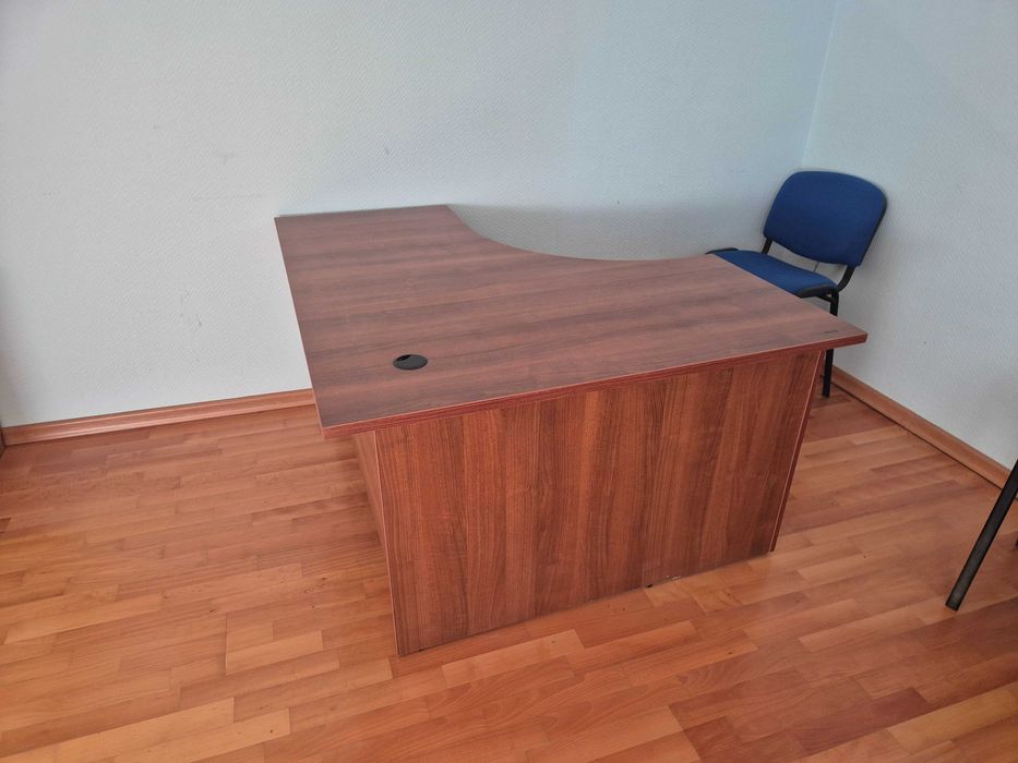 Стол письменный канцелярский