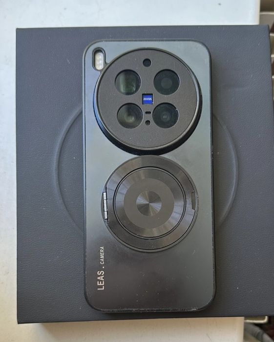 Продаю Vivo x 300 pro