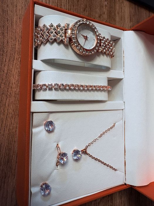 подарок для девушки украшения часы кольцо серги