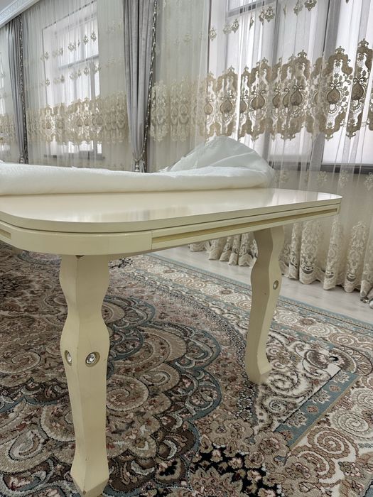 Стол в хорошем состояний