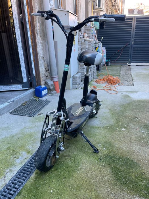 Vînd trotineta puternică Viron