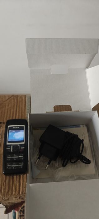 Nokia 1600 la cutie cu accesorii