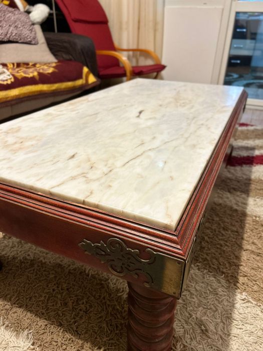 Masă de lemn masiv cu marmură