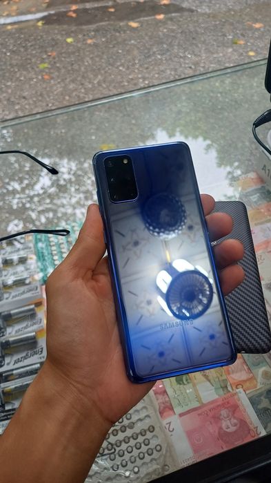 Samsung S20 plus 5g 12/256 230$