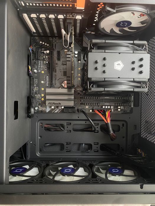 Calculator cu procesor i7 9700kf , 32gb RAM