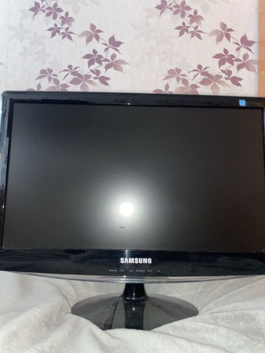 Монитор Samsung идеал