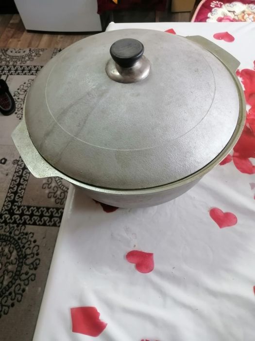 Продам казан чугунный