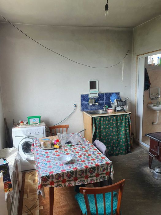 Къща на два етажа с. Петрово община Сандански