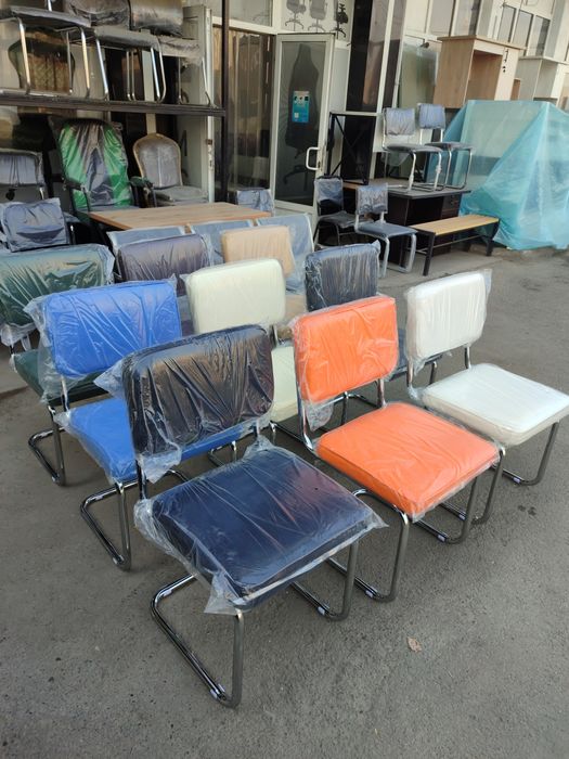 Офисные стулья Arm  есть гарантия и доставка