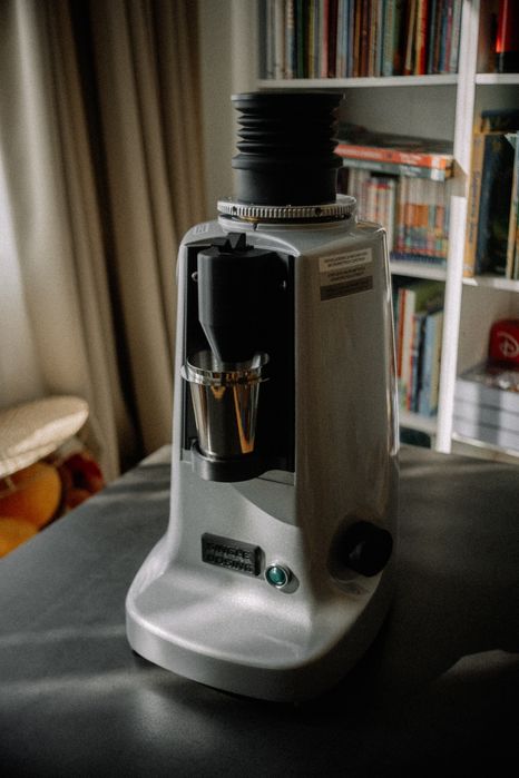 Продавам single dosing кафемелачка Mazzer Super Jolly