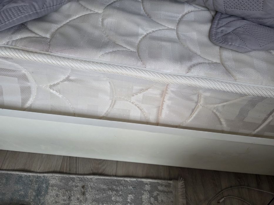 Продам пружинный матрас 120×200