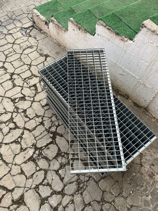 Trepte zincate gretare zincate