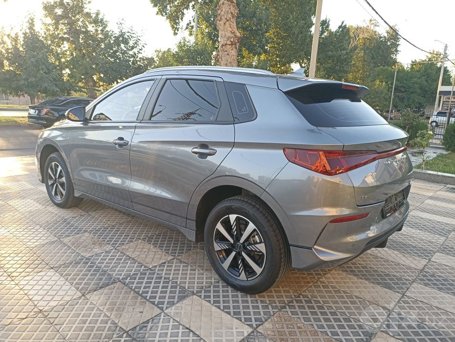 BYD E2 Luxury 405km! 2025 йил! 4200 км юрган! 8 йил гарантияси бор!