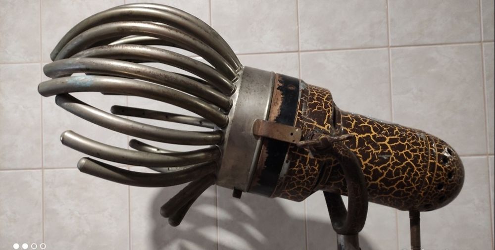 Alfred Muller uscator de par 1930.Aparat tuns.Scaun frizerie