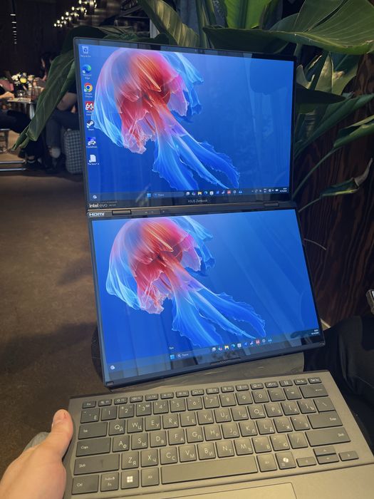 ASUS Zenbook Duo 120hz Oled 9-285h 32/2Tb