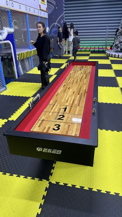 Стол для шаффлборда