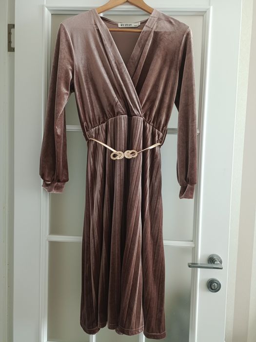 Красивые платья по 1000 тенге