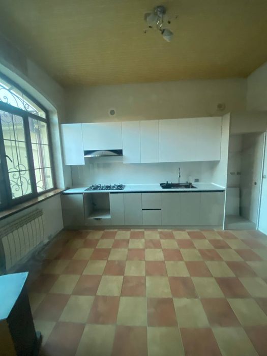 Продаётся Дом Буюк Ипак йули метро Ул Никитина