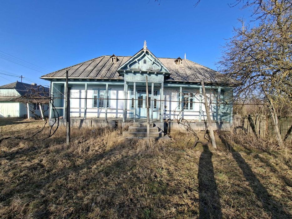 Vând teren 3.850 m2 cu casă batraneasca in com.Raucesti