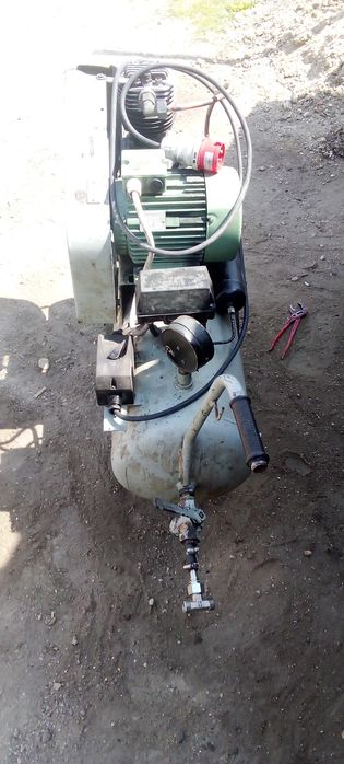 Compresor   12 b  ,   380v