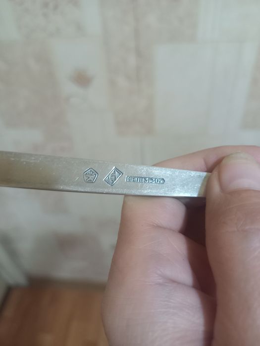 Продам коллекционый набор столовых мельхированых вилок 12 шт.