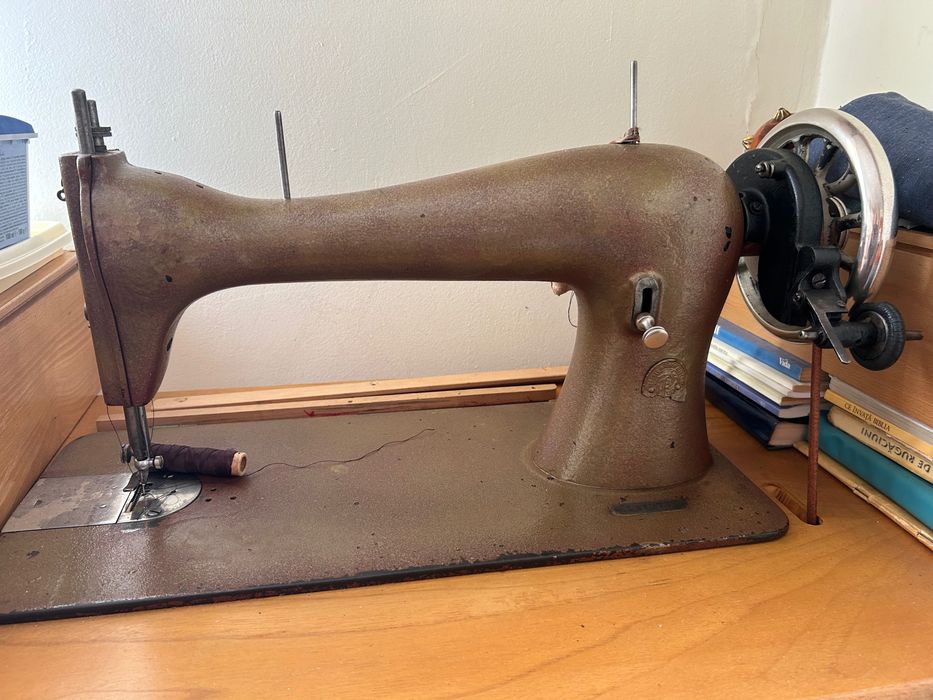 Mașină de cusut PFAFF