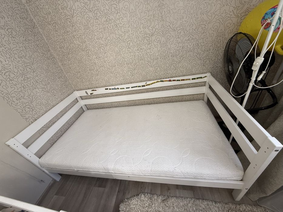 Продам мебель в детскую