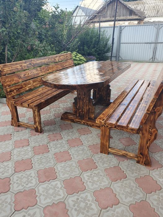 Набор деревянной мебели