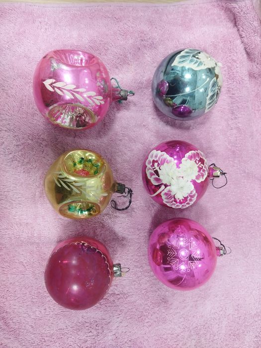 Новогодние игрушки для ёлки.