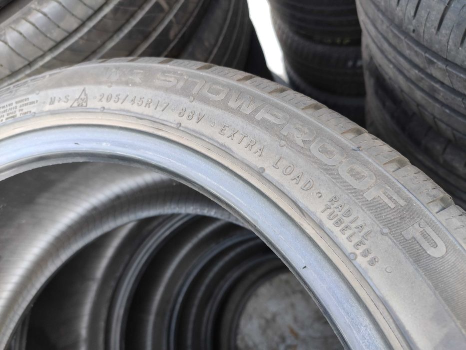 2бр Зимни гуми 205 45 17 - Nokian
