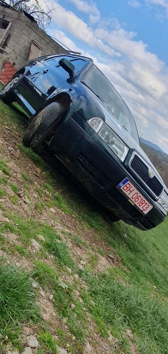 Vând skoda 4x4 19 axr în stare perfectă  nu sau scos nr rosii
