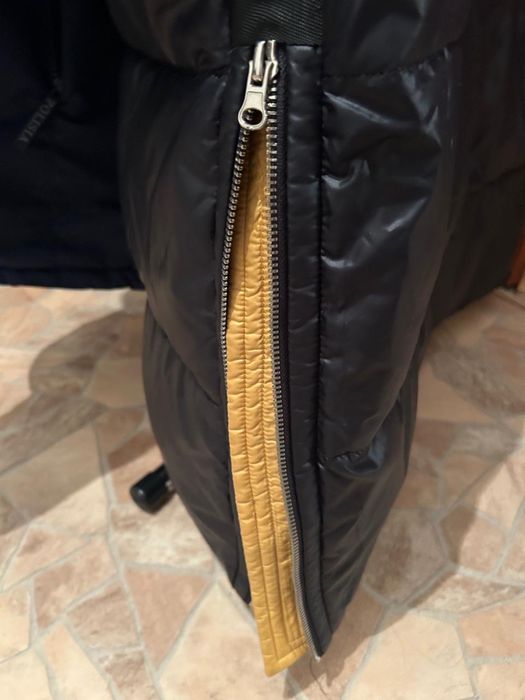 Продам пуховик в отличном состояние