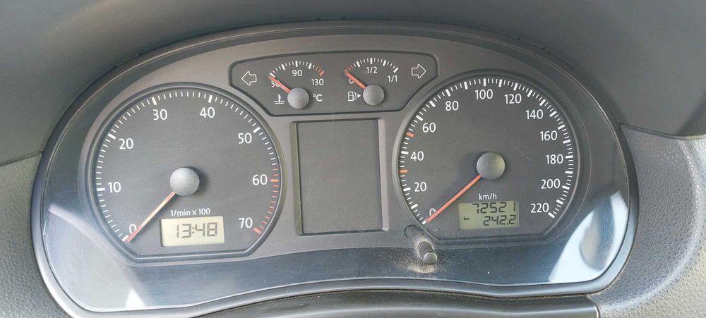 vand VW POLO Happy rosu